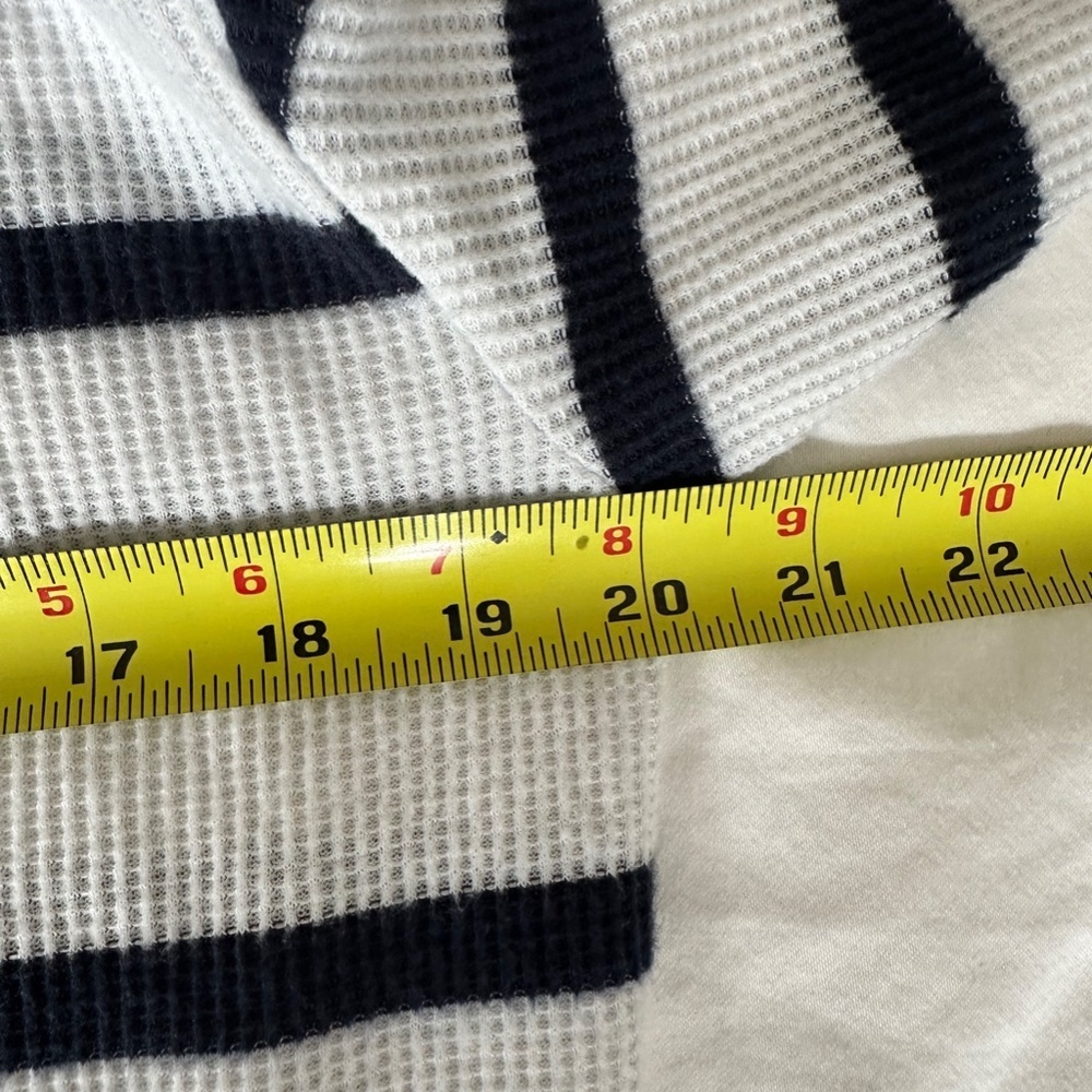 Abercrombie Kids Girls Blue & White Waffle Long Sleeve Shirt - Picture 4 of 4